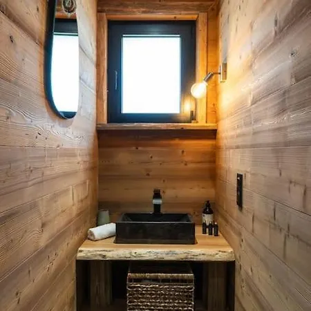 شاليه Chalet Bellevue, Piscine Interieure, Spa, Vue Lac *