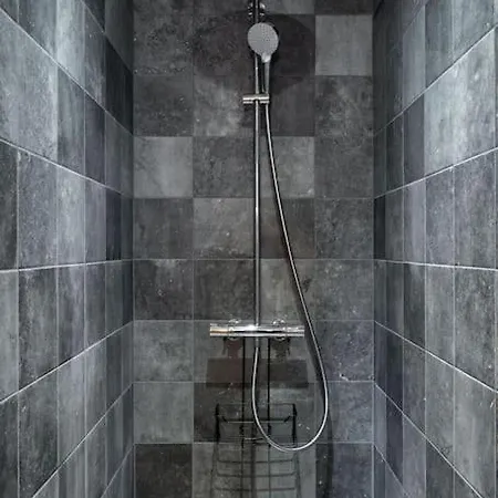 Chalet Bellevue, Piscine Interieure, Spa, Vue Lac شاليه *