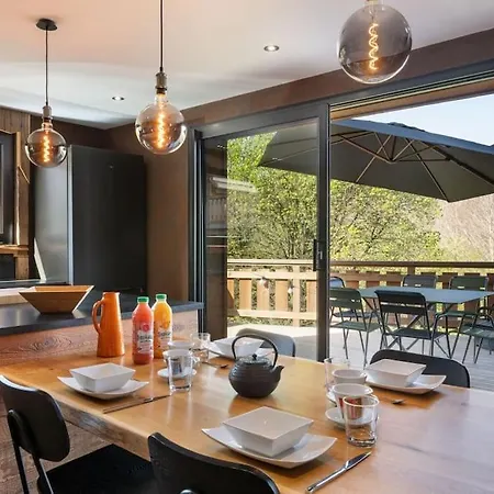 Chalet Bellevue, Piscine Interieure, Spa, Vue Lac شاليه *