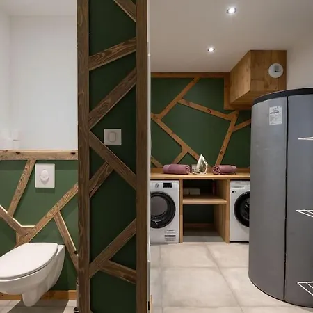 شاليه Chalet Bellevue, Piscine Interieure, Spa, Vue Lac جوراردُميه