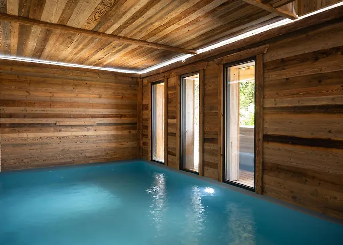 Bellevue, Piscine Interieure, Spa, Vue *